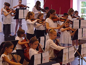 Childrens' Cello und Junior Geigen Camp